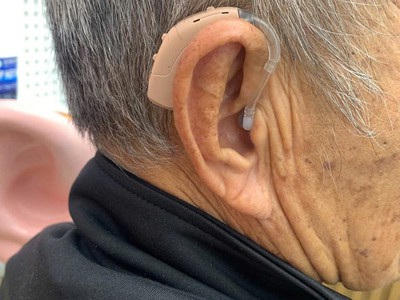 Máy trợ thính giúp người lớn tuổi kết nối với cuộc sống 2