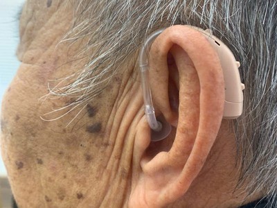 Máy trợ thính giúp người lớn tuổi kết nối với cuộc sống 3