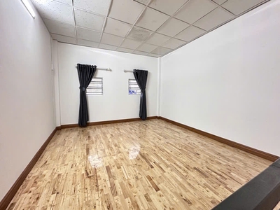 O1738 nhà 3 tầng ấp đông 1-2 hóc môn, vuông, 4x5m, 9xx tr 2