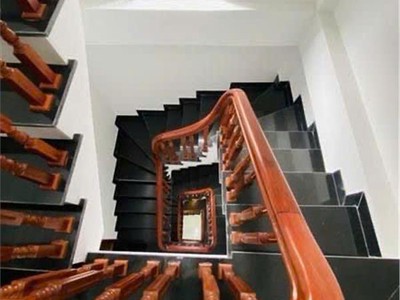 Đỉnh nóc kịch trần - siêu phẩm trở lại - - full nội thất - 1 nhà ra mặt phố - trung tâm phố trạm 2