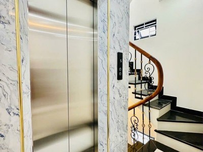 Tuyệt phẩm vị trí vàng 6 tầng thang máy phố cổ long biên 0