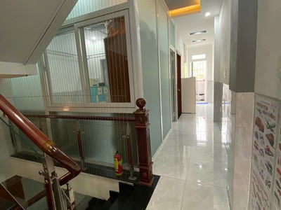 Bán nhà đường quốc lộ 13 ô tô vào nhà 105m2 ngang 4,5 nở hậu ngay vạn phúc city chỉ nhỉnh 8 tỷ 3