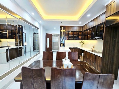 Nhà xuân la 43m, 6 tầng, full nội thất, thang máy nhà mới xách vali đến ở 0