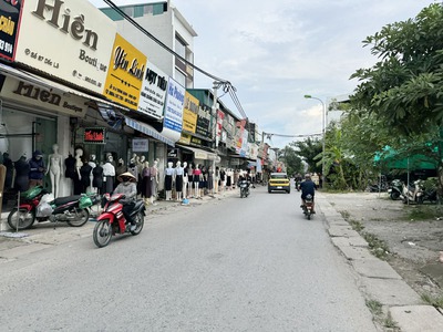 Hàng Hiếm 80m2 nhà C4 Mặt Đường Chợ Ninh Hiệp. Mặt phố đông đúc nhiều người qua lại, Kinh doanh Vô 6