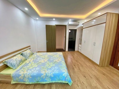 Chuyển Việc Bán Nhà Bát Khối , Long Biên 32m2, 5T giá 6,1 tỷ ô tô đỗ gần 2