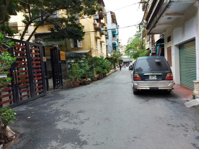 Vũ Hữu ngõ thoáng rộng rãi, ô tô đỗ cửa vào nhà, kinh doanh văn phòng, 40m2, hơn 12 tỷ 0