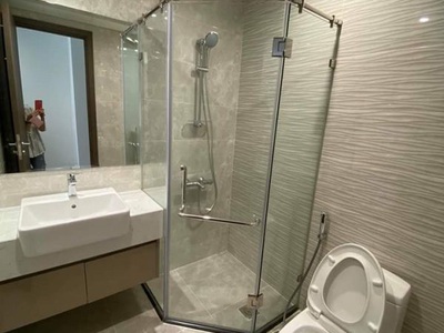 Lý do nên chọn cửa lùa kính ray inox 10 30 cho nhà phố hiện đại 0