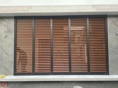 Hệ lam chắn nắng, hệ cửa sử dụng gỗ nhựa ngoài trời 1