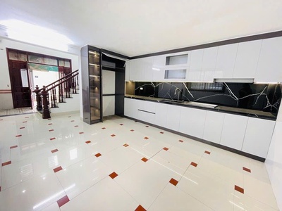 Hoàng mai giáp hai bà   ô tô tránh   kinh doanh   lô góc nở hậu 3