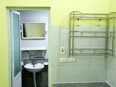 Cho thuê phòng số 1b ngõ 43 trung kính khép kín chỉ 3.5tr 3