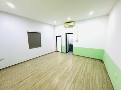 Chính chủ cho thuê nhà mới sửa 97,2m2, mặt phố mai phúc, hướng đông nam, 2 mặt tiền. giá 13tr/tháng 2