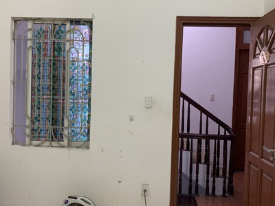 Cho thuê phòng ngõ 2 nguyễn chánh giá 3tr 2