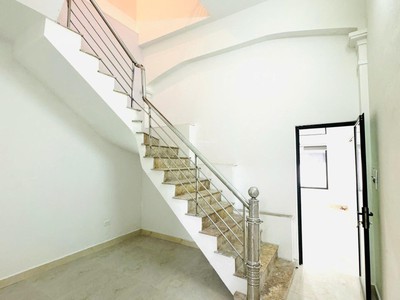 Chính chủ cho thuê nhà mới sửa 97,2m2, mặt phố mai phúc, hướng đông nam, 2 mặt tiền. giá 13tr/tháng 4