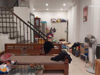 Bán nhà c4, âu cơ 36m2. mt4m, 2t, 2n, 2vs, tây hồ. 2.05 tỷ. gần ô tô. 2