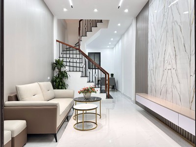 Bán nhà mới ngõ 282 kim giang-38m 5tầng-sát kđt, đh thăng long. ô tô đỗ cách 10m. 9,8 tỷ 0