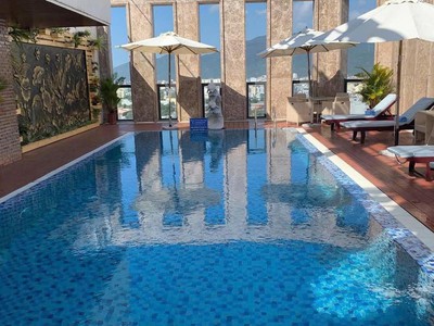 Khách sạn sát hồ nghinh, 2 mặt tiền đường đông kinh nghĩa thục lê bình , 175m2, 3 tầng, giá 1