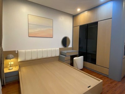 Bán nhà đẹp trung tâm bồ đề long biên 5 tầng mới đẹp full nội thất ở ngay 10,8 tỷ 0