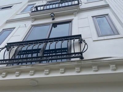 Cần bán gấp trước tết nhà hoàng hoa thám , ba đình, diện tích 35m2 nhà 6 tầng 2