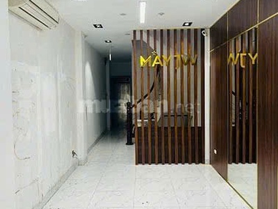 Linhhk cho thuê mặt bằng c4 giảng võ 130m    mt 8m, giá 140tr 2