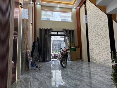  siêu phẩm nhà 5 tầng   full nội thất cao cấp- vào ở ngay  kdc cao cấp - thạnh xuân -q12 chỉ hơn 0