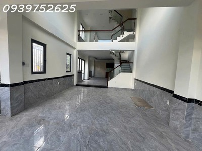 Bán nhà đường quốc lộ 13 ngay vạn phúc 63m2 5 tầng đúc btct ô tô vào nhà chỉ 8,2 tỷ 0