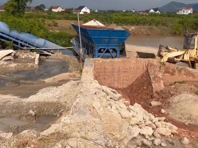 Cho thuê mặt bằng bến bãi diện tích lớn kết nối đường bộ đường sông lục ngạn - bắc giang 2