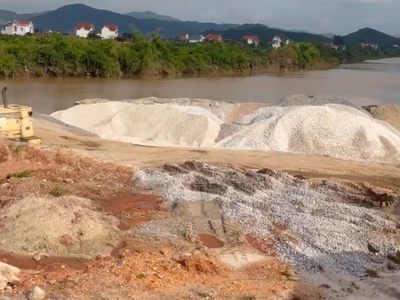 Cho thuê mặt bằng bến bãi diện tích lớn kết nối đường bộ đường sông lục ngạn - bắc giang 0