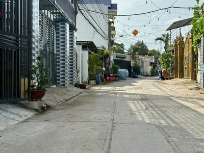 Chính chủ cần bán đất tặng nhà   trung tâm dĩ an - bình dương 2