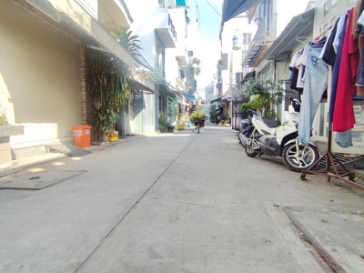 Bán gấp nhà đ số 11 giáp tân phú gần chợ 26/3 hẻm 6m ô tô đậu cửa 52m2 -2 tầng 4 tỷ 7 0