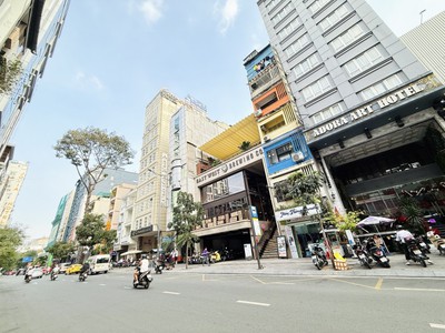 Chính chủ bán khách sạn Lý Tự Trọng Q.1 - 3,7m x 16m 0