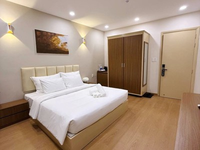 Chính chủ bán khách sạn Lý Tự Trọng Q.1 - 3,7m x 16m 1