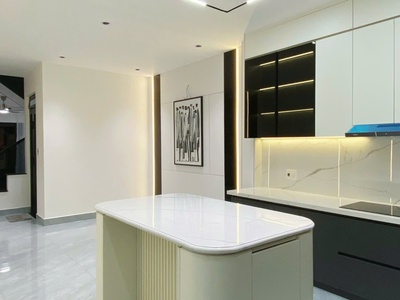 Bán nhà 3 tầng mặt tiền Hải Châu. Đà Nẵng. Ngay gần sông Hàn. Trục kết nối chính. 3