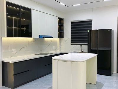 Bán nhà 3 tầng mặt tiền Hải Châu. Đà Nẵng. Ngay gần sông Hàn. Trục kết nối chính. 4