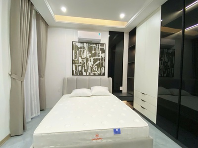 Bán nhà 3 tầng mặt tiền Hải Châu. Đà Nẵng. Ngay gần sông Hàn. Trục kết nối chính. 6