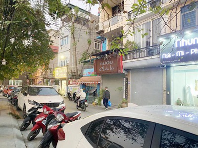 Cần bán 44,9m2 nhà 4 tầng mặt hồ Bồ Đề. View hồ đẹp, vừa ở vừa kinh doanh buôn bán 0