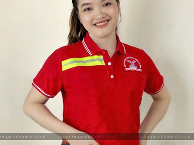 Sản xuất đồng phục in thêu logo giá tốt 1