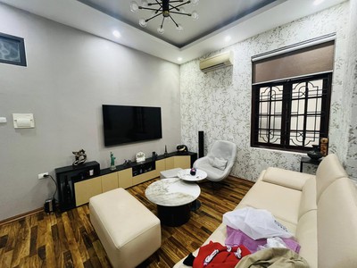 Mặt Phố Quán Thánh Mặt Tiền 5M 3 Tầng 22 Tỷ SDCC Vỉa Hè Rộng Đẹp 1