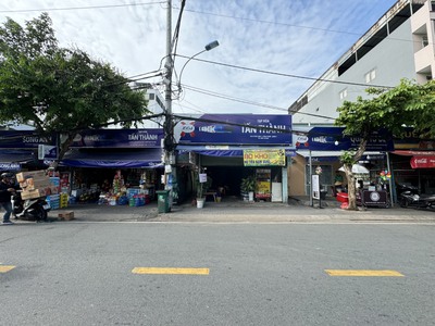 Mặt tiền chính LÝ Phục Man Q7. Dt 5,6x23,5m CN 141m2 Ngay chợ 1