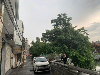 Bán nhà đẹp 5 tầng mặt phố Tân Xa, 45m2, mặt tiền 4.5m, view hồ, kinh doanh, giá 13.8 tỷ GARA ÔTÔ K 0