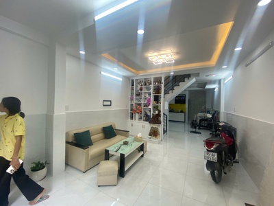 Nhà Lô Tư Bình Tân 2 tầng hẻm 6m gần mặt tiền 1