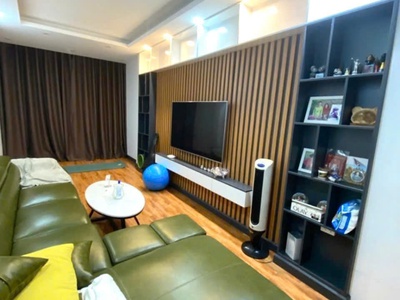 Bán nhà mặt hồ hoàng cầu view triệu đô, 6 tầng thang máy, vị trí đỉnh cao 2