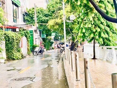 Bán nhà mặt hồ hoàng cầu view triệu đô, 6 tầng thang máy, vị trí đỉnh cao 1