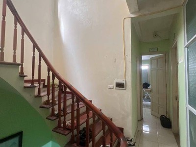 Bán đất tặng nhà 3 tầng ngọc thụy -dân xây- oto đỗ cổng- 100m mặt tiền rôgj 11,x tỷ tl 1