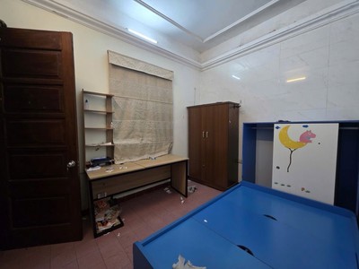 Bán đất tặng nhà 3 tầng ngọc thụy -dân xây- oto đỗ cổng- 100m mặt tiền rôgj 11,x tỷ tl 0