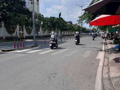 Nhà nhỏ 3 tầng   sát tạ quang bửu   sổ hồng -2.650tr - không huy hoạch 0