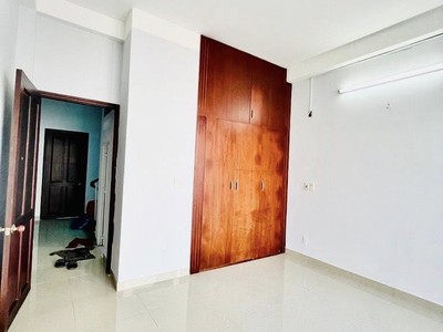 2 phút aeon mall   hẻm xe hơi tránh   nhà mới 3 tầng   sáng thoáng   nhỉnh 7 4