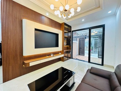 Siêu phẩm cầu giấy - mặt ngõ thông - lô góc -diện tích rộng - ô chờ thang máy 47m2-16,5 tỷ 2