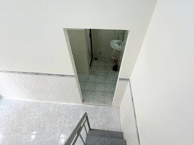 Nhà nhỏ 2 tầng hẻm 1225 phạm thế hiển p5q8 . giá: 2.38 tỷ 4