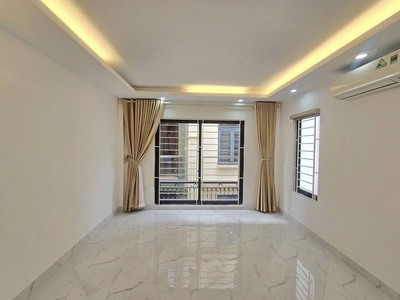 Bán nhà đường 8/3. 33m2. 5 tầng. mặt tiền 4.1m. giá 8 tỷ hai bà trưng hà nội 4