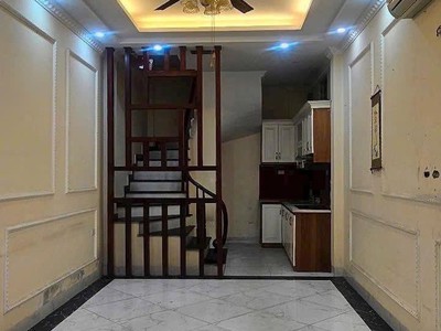 Bán nhà đường 8/3. 35/38m2. 5 tầng. mặt tiền 3.7m. giá 8.2 tỷ hai bà trưng hà nội 1